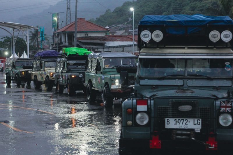 Relawan Land Rover Club Bandung menuju wilayah terdampak bencana Sumatera untuk menjalankan misi kemanusiaan. Foto: ERU-LRCB