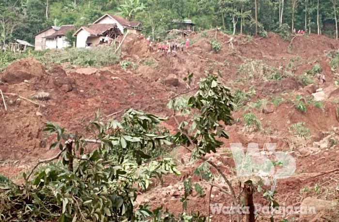 Longsor di kecamatan Arjasari, Kabupaten Bandung. (Dok. Istimewa)