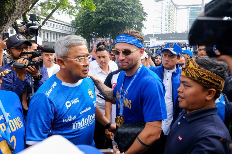Jelang laga panas Persib Bandung kontra Persija Jakarta, Wali Kota Bandung Muhammad Farhan mengingatkan seluruh elemen suporter untuk menjaga ketertiban dan kondusivitas kota. Foto: bandung.go.id
