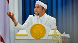 KDM mengubah skema pemberian bantuan pendidikan untuk para siswa SMA dan SMK sekolah swasta di Jawa Barat dari BPMU menjadi beasiswa perorangan agar lebih tepat sasaran. Foto: Jabarprov