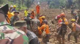 Foto : Operasi pencarian yang dilakukan Tim SAR gabungan dalam menemukan korban hilang di Desa Cibenda, Kecamatan Cipongkor, Kabupaten Bandung Barat, Jawa Barat, pada Selasa (26/3) (BPBD Kabupaten Bandung Barat)