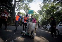 Pemerintah Kota Bandung menargetkan penanganan 17 ruas jalan prioritas dapat berjalan tuntas, bersih, dan akuntabel agar warga dapat merasakan langsung perbaikan akses serta kenyamanan mobilitas, Foto : Portal DIskominfo Kota Bandung