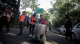 Pemerintah Kota Bandung menargetkan penanganan 17 ruas jalan prioritas dapat berjalan tuntas, bersih, dan akuntabel agar warga dapat merasakan langsung perbaikan akses serta kenyamanan mobilitas, Foto : Portal DIskominfo Kota Bandung