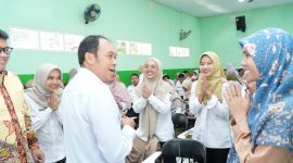 Wali Kota Cimahi, Ngatiyana menghadiri Bimbingan Teknis (Bimtek) Olimpiade Sains Nasional (OSN) jenjang SD tingkat Kota Cimahi Tahun 2026, bertempat  di Gedung PKG Kecamatan Cimahi Tengah pada Rabu (11/2), diikuti para guru pendamping dan perwakilan sekolah dasar se Kota Cimahi. Foto: cimahikota.go.id