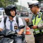 Gubernur Jabar KDM resmi larang siswa bawa motor ke sekolah dengan mengeluarkan Surat Edaran  Gubernur Nomor 45/PK.03.03/Kesra/2025. Ilustrasi: generated by ChatGPT 