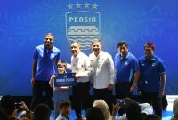 Doa bersama Persib Bandung di Stadion GBLA jelang Ramadan 1447 H, dihadiri Wakil Gubernur Jawa Barat Erwan Setiawan, manajemen klub, pemain, bobotoh, serta anak yatim sebagai simbol ikhtiar spiritual dan target juara musim 2025/2026. Foto: Humas Jabar