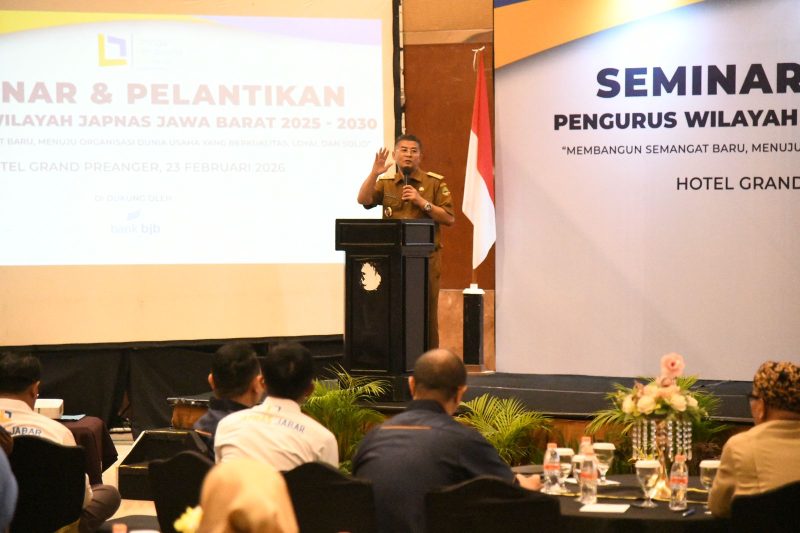 Wagub Jabar Erwan Setiawan saat menghadiri pelantikan Pengurus Wilayah (PW) Japnas Jabar periode 2025–2030 di Hotel Grand Preanger, Kota Bandung, Senin (23/2/2026). Foto: Humas Jabar