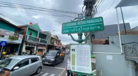 Jalan Soedarna Tresna Manggala, salah satu nama jalan yang baru diresmikan oleh Walikota Cimahi, Ngatiyana, sebagai bentuk penghormatan dan penghargaan terhadap tokoh sejarah. Foto: Tribun Jabar