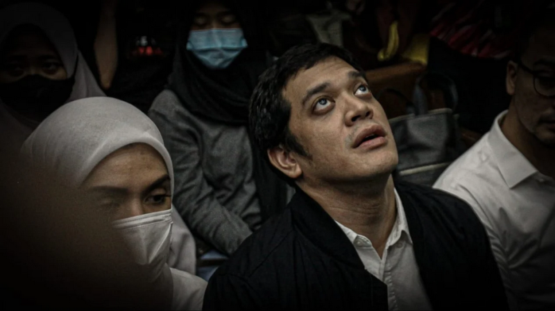 Anak pengusaha Riza Chalid, Muhammad Kerry Adrianto Riza, menjalani sidang vonis kasus dugaan korupsi, Sumber : Julio Trisaputra/tvOnenews.com
