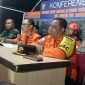 Kepala Kantor SAR Bandung Ade Dian Permana menyampaikan informasi hasil pencarian korban longsor Cisarua hingga hari kesembilan, Minggu (1/2/2026). Foto : Kabar Pajajaran