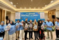 Suasana Inacraft Digital Excellence Award 2025. Penghargaan ini mencakup kategori branding, pemasaran, dan inovasi teknologi guna meningkatkan daya saing produk lokal Jawa Barat di pasar global. Pendaftaran untuk ajang bergengsi tahun 2026 akan ditutup pada 4 Februari 2026, dengan malam penganugerahan yang dijadwalkan berlangsung di Jakarta International Convention Center pada akhir pekan mendatang. Foto: liputan6.com