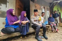 Kapolresta Bandung Kombes Pol Aldi Subartono terjun langsung mengecek kesiapan salah satu sasaran program tersebut di Kampung Pasirsari Lebak, Desa Patrolsari, Kecamatan Arjasari, Kabupaten Bandung, Senin (23/2/2026). Foto: tribratanews.jabar.polri.go.id