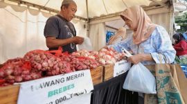 Dinas Perdagangan dan Perindustrian (Disdagin) Kota Bandung akan menggelar Bazar Murah Utama (Bazmut) di seluruh kecamatan sebagai langkah konkret Pemerintah Kota Bandung dalam menekan lonjakan harga kebutuhan pokok menjelang Bulan Suci Ramadan hingga Hari Raya Idulfitri 1447 Hijriah. Foto: jabarprov.go.id