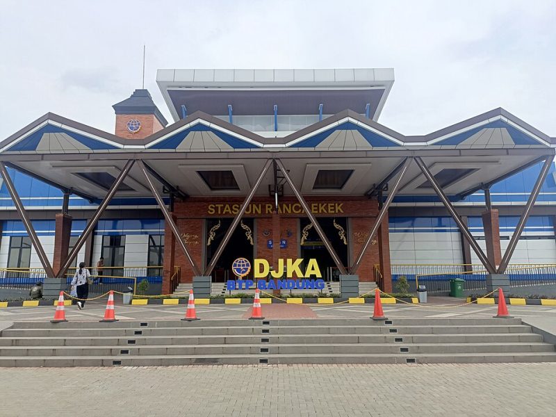 Ilustrasi Stasiun Rancaekek (Foto Oleh A2613 - Karya sendiri, CC BY-SA 4.0, -Wikipedia)