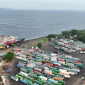 Antrean di Pelabuhan Ketapang, Butuh Berjam-jam Sampai Naik Kapal (Foto Denpost)