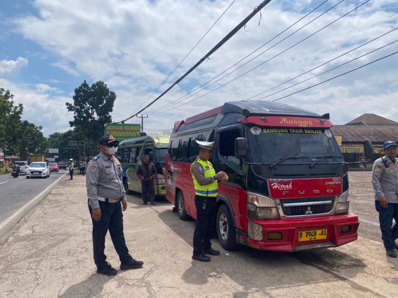 Pemerintah Provinsi Jawa Barat melalui Dinas Komunikasi dan Informatika (Diskominfo) memaksimalkan pemanfaatan aplikasi Sapawarga untuk mendukung kelancaran arus mudik Idulfitri 1447 Hijriah/2026. Foto: Humas Jabar