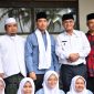 Wakil Presiden RI Gibran Rakabuming Raka didampingi Wakil Gubernur Jawa Barat Erwan Setiawan meninjau kegiatan Workshop AI Ready ASEAN di SMP Plus Muthahari, Kabupaten Bandung, Rabu (4/3/2026), yang diikuti ratusan siswa untuk meningkatkan literasi kecerdasan artifisial dan teknologi digital. Foto: Humas Jabar