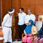 Gubernur Jawa Barat Dedi Mulyadi memberikan bantuan Rp10 juta per kepala keluarga bagi korban longsor di Desa Cibogo, Kecamatan Lembang, Kabupaten Bandung Barat (Dok Humas Jabar)