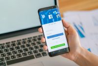 Tampilan Layar Aplikasi Facebook (Freepik)