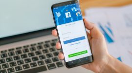 Tampilan Layar Aplikasi Facebook (Freepik)