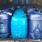 Petugas Satlantas Polresta Bandung mengamankan satu unit mobil box yang mengangkut minuman keras jenis tuak saat pemberlakuan rekayasa lalu lintas sistem one way di jalur wisata Simpang Sadu, Soreang, Selasa (24/3/2026) petang.