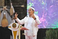 Gubernur Jawa Barat Dedi Mulyadi menghadiri Forum Industri Jawa Barat di Bale Gede Pakuan, Bandung. Pemprov Jabar mendorong lahirnya kelas menengah baru melalui akses beasiswa ke sekolah industri unggulan bagi siswa kurang mampu. Foto: Humas Jabar