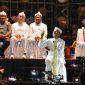 Gubernur Jawa Barat Dedi Mulyadi menyampaikan sambutan dalam acara Ekosistem Budaya Kasumedangan di Sumedang. Ia mengajak masyarakat membangun kebanggaan terhadap potensi daerah dan memperkuat kemandirian. Foto: Humas Jabar
