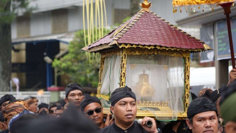 Kirab budaya Mahkota Binokasih akan menjadi bagian utama peringatan Hari Tatar Sunda 2026 di Jawa Barat. Rangkaian kegiatan budaya berlangsung mulai 2 hingga 18 Mei dengan melibatkan seluruh kabupaten dan kota di Jabar. Foto: Humas Jabar