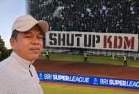 Gubernur Jawa Barat Dedi Mulyadi memberi tanggapan terkait bentangan spanduk 'Shut Up KDM' di stadion GBLA, Minggu (26/4/2026).