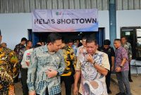 Bupati Majalengka, Eman Suherman, menegaskan komitmen Pemerintah Kabupaten Majalengka dalam mempercepat penyerapan tenaga kerja lokal melalui optimalisasi program Matahati (Masyarakat Cepat Kerja), Foto (DIskominfo Majalengka)