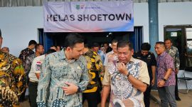 Bupati Majalengka, Eman Suherman, menegaskan komitmen Pemerintah Kabupaten Majalengka dalam mempercepat penyerapan tenaga kerja lokal melalui optimalisasi program Matahati (Masyarakat Cepat Kerja), Foto (DIskominfo Majalengka)