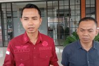 Kasi Pidsus Kejari Majalengka, Yogi Purnomo didampingi Kasi Intelejen Kejari Majalengka, Iman Suryaman saat menyampaikan perkembangan dugaan tindak pidana korupsi dana hibah KONI di Kantor Kejari Majalengka, Rabu (15/4/2026)(Dok Kejari Majalengka)
