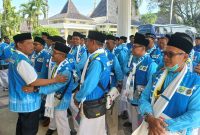 Pemerintah Kabupaten Majalengka memberangkatkan 437 calon jemaah haji kloter 6 sebagai rombongan pertama musim haji 1447 H/2026 M. Bupati Eman Suherman memimpin langsung prosesi pelepasan di Pendopo Majalengka, Sabtu (25/4/2026). (Foto Diskominfo Majalengka)