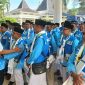 Pemerintah Kabupaten Majalengka memberangkatkan 437 calon jemaah haji kloter 6 sebagai rombongan pertama musim haji 1447 H/2026 M. Bupati Eman Suherman memimpin langsung prosesi pelepasan di Pendopo Majalengka, Sabtu (25/4/2026). (Foto Diskominfo Majalengka)