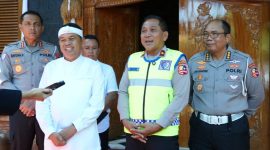 Direktur Registrasi dan Identifikasi Korlantas Polri, Brigjen Wibowo dan Gubernur Jawa Barat Dedi Mulyadi (Foto: dok ist)