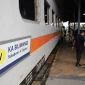 Gogosan pada jalur rel antara Stasiun Cibeber dan Stasiun Lampegan menyebabkan sejumlah perjalanan KA Siliwangi terpaksa dibatalkan sementara. (Sumber: Istimewa)