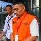 Tersangka kasus dugaan pemerasan dalam pengurusan sertifikat K3 di Kementerian Ketenagakerjaan, Irvian Bobby Mahendro. (foto: Antara/Rivan Awal Lingga) 
