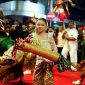 Arak-arakan Kirab Budaya Milangkala Tatar Sunda melintasi kawasan Kota Bogor, Jumat malam (8/5/2026). Pemerintah Provinsi Jawa Barat berencana menata fasilitas seni dan budaya sebagai tindak lanjut kegiatan tersebut. Foto: Humas Jabar
