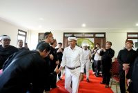 Gubernur Jabar, Dedi Mulyadi, hadir dalam diskusi kecagarbudayaan tentang Prasasti Batutulis dan Mahkota Binokasih Sanghyang Pake digelar di Museum Pajajaran Bogor, Kamis (14/5/2026). Pemerintah Provinsi Jawa Barat mendukung penyusunan kajian akademik untuk memperkuat pemahaman sejarah dan budaya Sunda. Foto: Humas Jabar