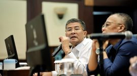 Wakil Gubernur Jabar, Erwan Setiawan menghadiri rapat koordinasi di Gedung Sate, Selasa (19/5/2026). Pemerintah Provinsi Jawa Barat mengimbau suporter menjaga kondusivitas jelang laga Persib melawan Persijap Jepara. Foto: Humas Jabar