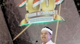 Gubernur Jawa Barat Dedi Mulyadi menghadiri puncak peringatan HUT ke-80 Kodam III/Siliwangi di Graha Manggala Siliwangi, Kota Bandung, Jumat (22/5/2026) malam. Foto: Humas Jabar