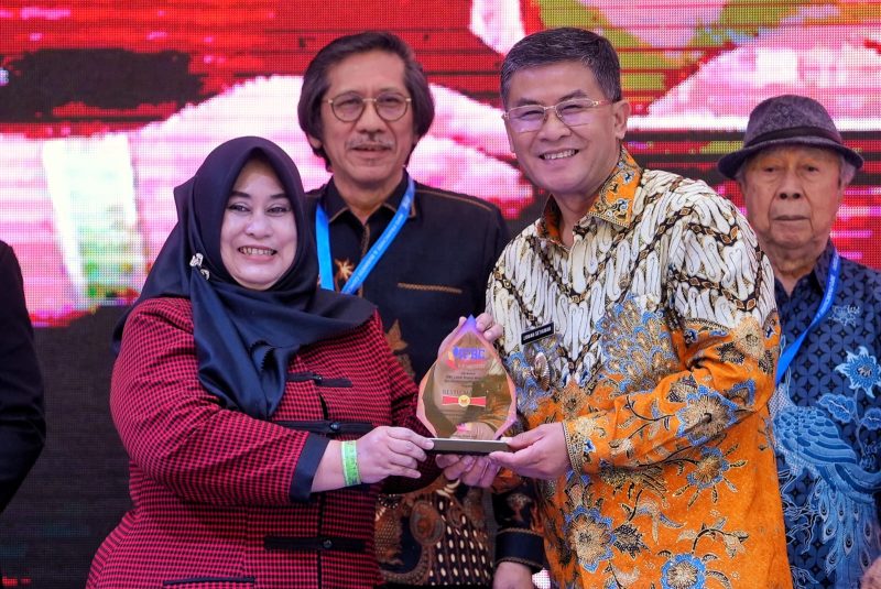 Wakil Gubernur Jawa Barat Erwan Setiawan menghadiri pembukaan Pameran Info Franchise and Business Concept (IFBC) 2026 di Kota Bandung dan mendorong pemberian ruang lebih besar bagi pelaku usaha kuliner lokal di pusat perbelanjaan modern. Foto: Humas Jabar