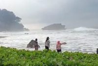 Lokasi kejadian wisatawan asal Garut yang terseret ombak ganas di Pantai Madasari, Kecamatan Cimerak, Kabupaten Pangandaran, Jawa Barat, Jumat (15/5/2026). Foto: Istimewa