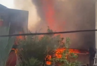 Suasana di kawasan Jalan Gumuruh, Kelurahan Gumuruh, Kecamatan Batununggal, Kota Bandung, mendadak ramai setelah laporan kebakaran masuk ke Dinas Pemadam Kebakaran dan Penyelamatan Kota Bandung, Jumat (29/5/2026) sore. (Foto Tangkapan Layar @infokebakaranbdg)