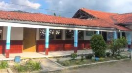 Bupati Majalengka Tinjau SDN 3 Mirat yang Ambruk, Perbaikan Segera melalui Dana BTT.