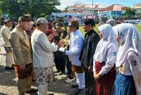 Bupati Majalengka, H. Eman Suherman, bertindak sebagai pembina upacara pada peringatan Hari Pendidikan Nasional (Hardiknas) tingkat Kabupaten Majalengka yang digelar di Lapangan GGM Majalengka, Sabtu pagi (2/5)