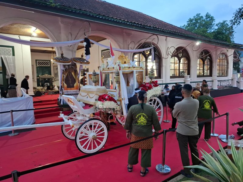 Kereta Kencana Untuk Mengikuti Karnaval Mahkota binokasih (Foto Kabar Pajajaran)
