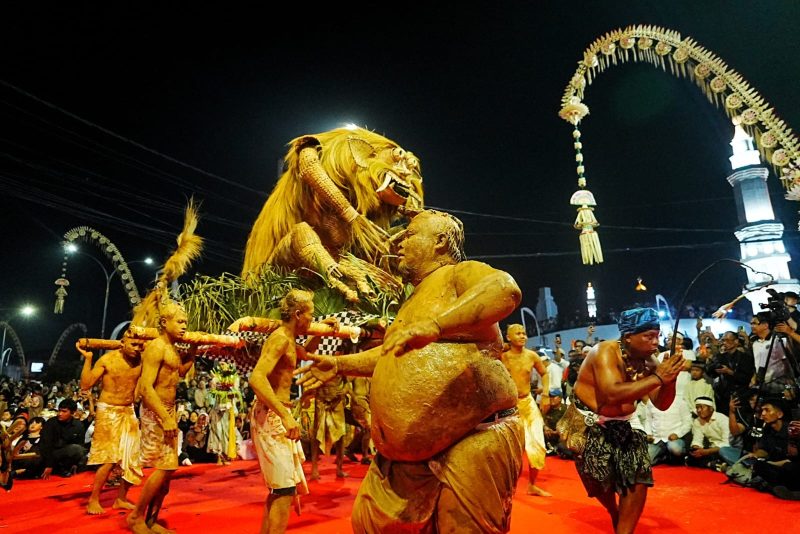 parade seni dan budaya yang menampilkan berbagai kesenian tradisional dari 27 kabupaten/kota di Jawa Barat. (Foto Humas Jabar)