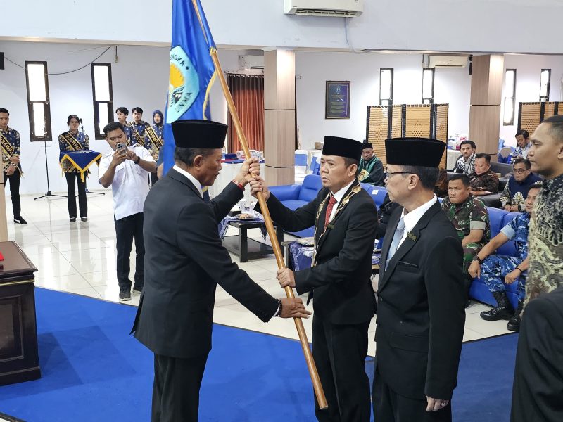 Wakil Bupati Majalengka, Dena Muhamad Ramdhan menghadiri pengukuhan Rektor Universitas Majalengka (Unma) periode 2026–2030 di Auditorium Unma, Senin (11/5/2026). (Foto Istimewa)