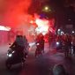 Ribuan Bobotoh memadati kawasan Flyover Mochtar Kusumaatmadja (Pasupati), Kota Bandung, Minggu (17/5) malam. Mereka merayakan kemenangan dramatis Persib Bandung atas PSM Makassar dengan skor 2-1 pada laga pekan ke-33 Super League musim 2025/2026. (Foto Istimewa)